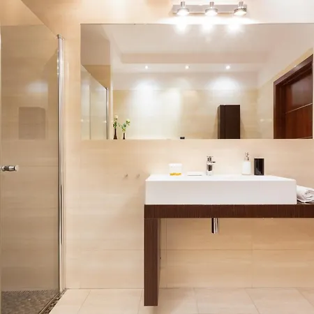 Center Exclusive By Renters Prestige Apartament *