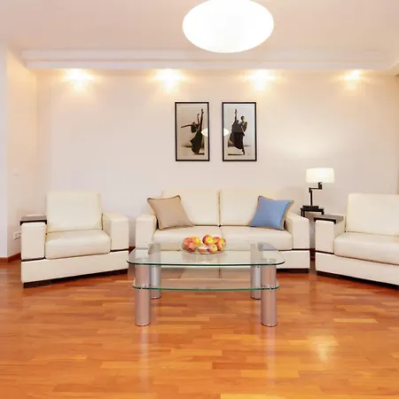 Center Exclusive By Renters Prestige * Warsaw