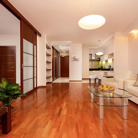 Center Exclusive By Renters Prestige Warsaw