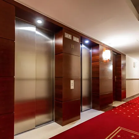 Center Exclusive By Renters Prestige * Varsóvia
