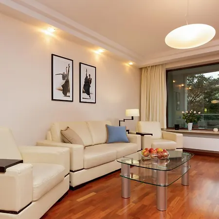 Center Exclusive By Renters Prestige *